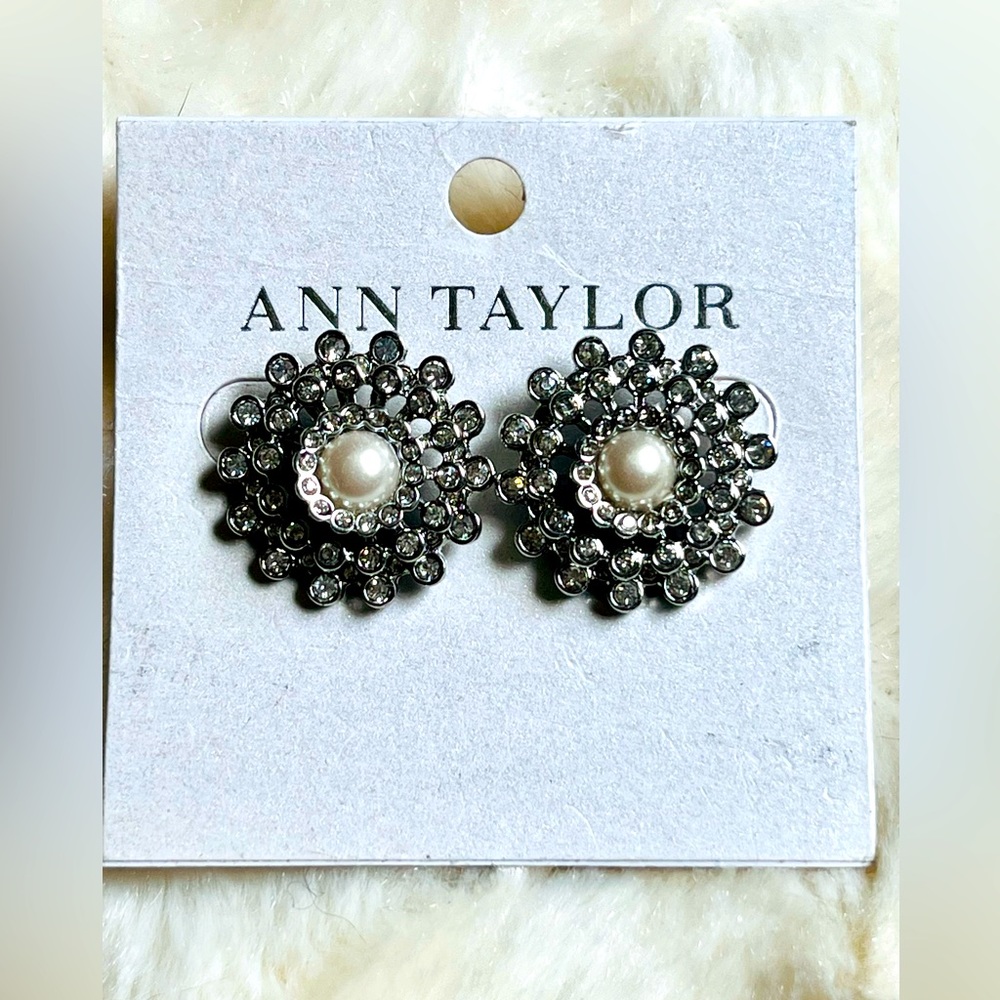 Ann Taylor, imitation, pearl and Crystal earrings NWT
